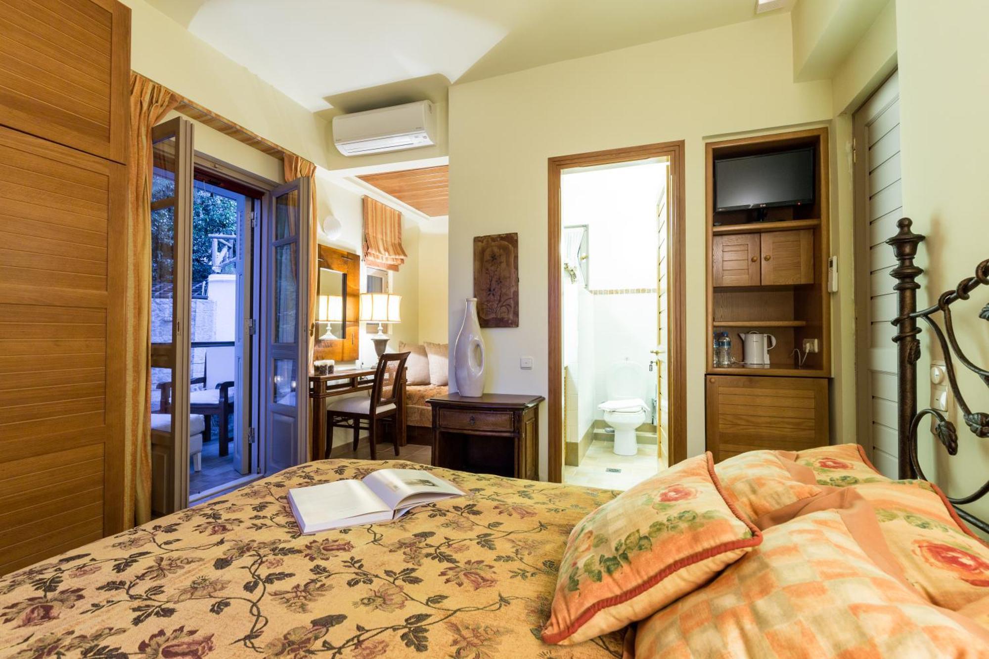 Elia Junior Suite In Epidavros With Shared Pool Nea Epidavros Buitenkant foto